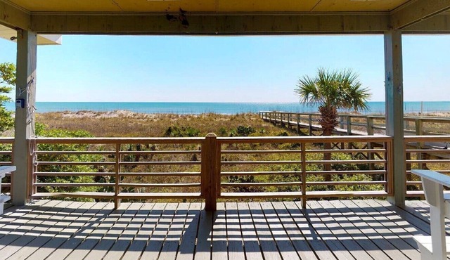 Sol Shine - Dog Friendly, Oceanfront House, Large Deck,Private Beach Access!