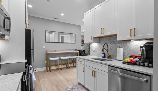 Sophisticated 4BR/3BA ResidenceOnFloridaAve+Parkng in Washington