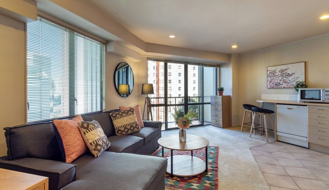 Spacious 1-bedroom unit in CBD with free parking in Auckland