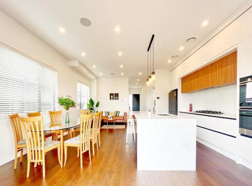 Spacious 370sqm New Home, Longhorn Dr Retreat
