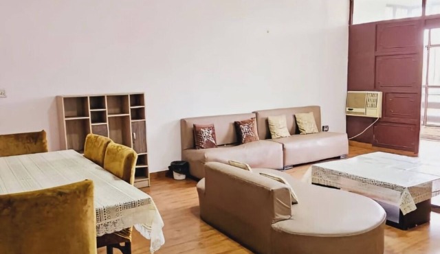 Spacious 4 BHK Apartment | Feels like 🏠