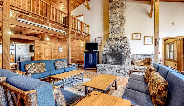 Spacious Black Mountain cabin with game room, wood fireplace, firepit, & W/D in Black Mountain