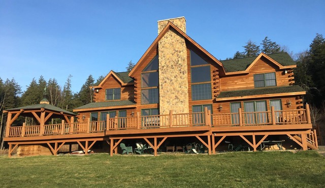 Spacious Cabin near Hunter & Windham Mountains - 5-25-minute drive - 6 Bedrooms in Windham