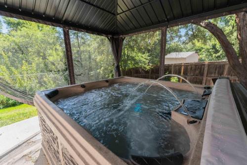 Spacious home with Game Room Hot Tub & Sauna in Westminster