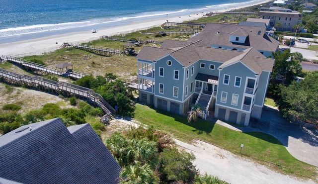 Spectacular Oceanfront home located on North Litchfield's Peaceful and Pristine Beaches. in Pawleys Island