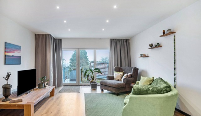 Studio Apartment 'Eifelzauber' with Shared Terrace, Wi-Fi and Air Conditioning in Greimerath