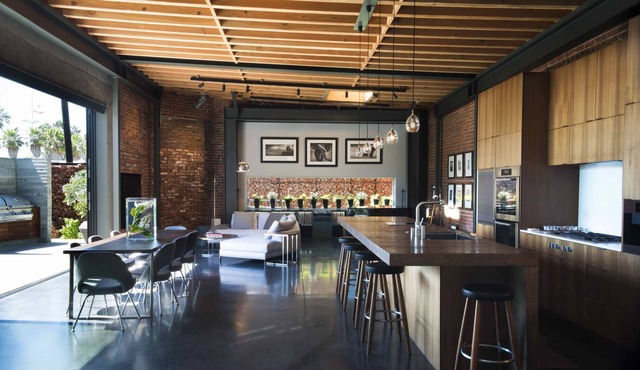 STUNNING ARCHITECTURAL INDUSTRIAL LOFT W/ POOL ONE BLOCK TO THE BEACH in Venice