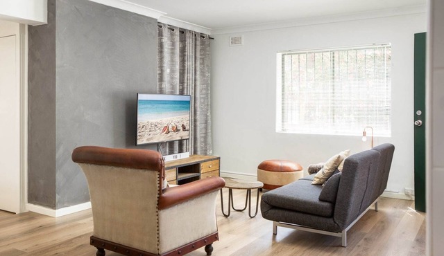 Suburban Two-bed Apartment with Parking and Patio in Strathfield