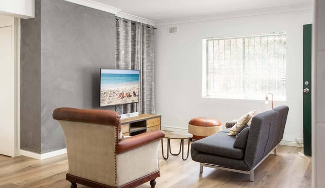 Suburban Two-bed Apartment with Parking and Patio in Strathfield