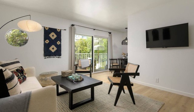 Sunny Getaway | 10 Min to SB in Summerland