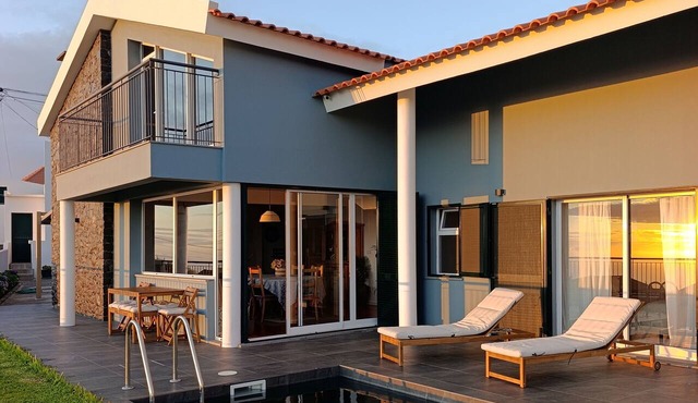 Sunset Cottage - A Peaceful Retreat with a Private Pool and Sunset Views