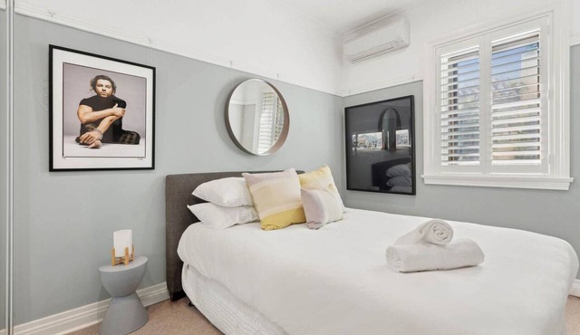 Superb 2-Bed Apartment Facing Rose Bay Marina in Rose Bay