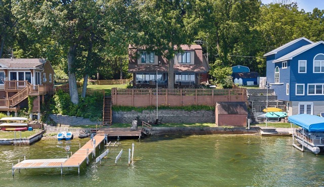 Sweet Water: Cayuga Lakefront Charm & Hot Tub! in Seneca Falls