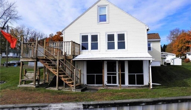 The Cape: Waterfront Home on Cayuga Lake in Seneca Falls