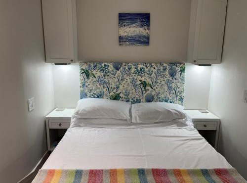 The Pod, access to Pool & Beach Club, Sunset Crest in Saint James
