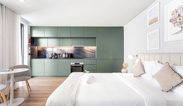 The Telhado Studio | Modern Gaia Stay