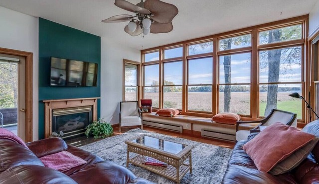 Thousand Islands Home w/views of Boldt Castle in Wellesley Island