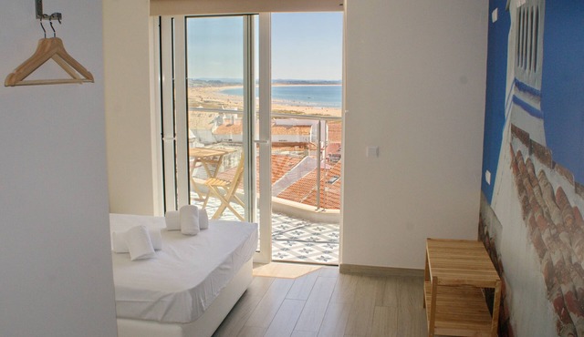Top City Hostel & Suites