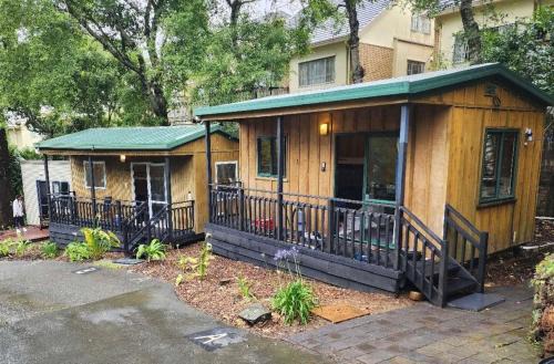 Touchwood Motor Inn & Inner City Camping Ground