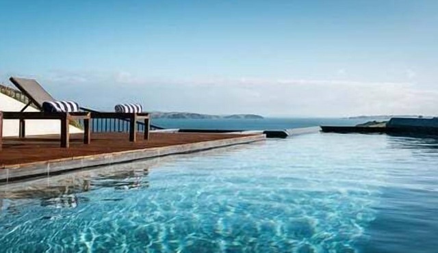 Tradewinds Retreat by Waiheke Pure - Views views views, pool, spa, luxurious spacious living