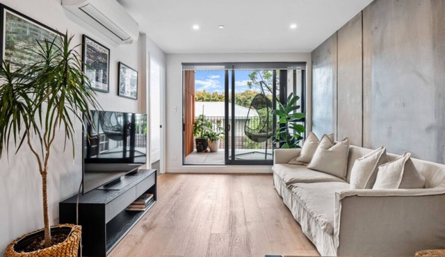 Tranquil 2 Bd Apt with AC, WIFI, & 10min from CBD in Auckland