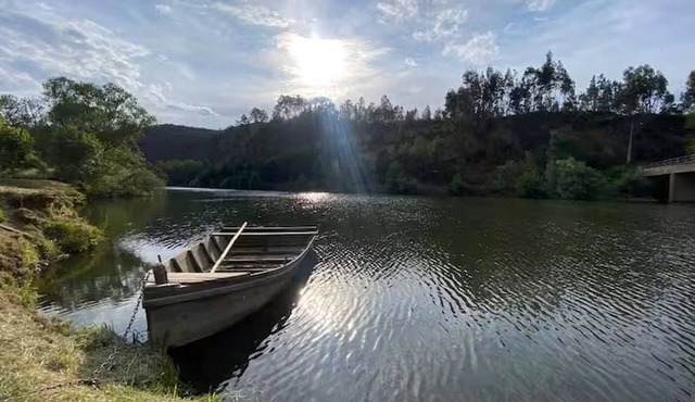 Tranquil 3-Bedroom House Retreat Near River Beach