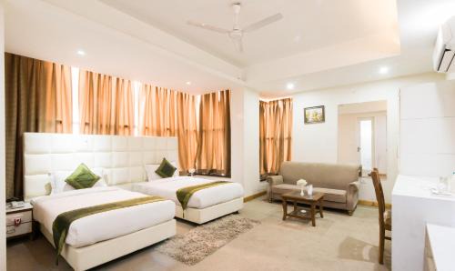 Treebo House Inn in Noida