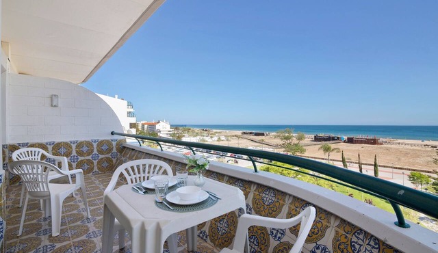 'Varanda do Mar' Apartment with Sea View, Wi-Fi, and Air Conditioning