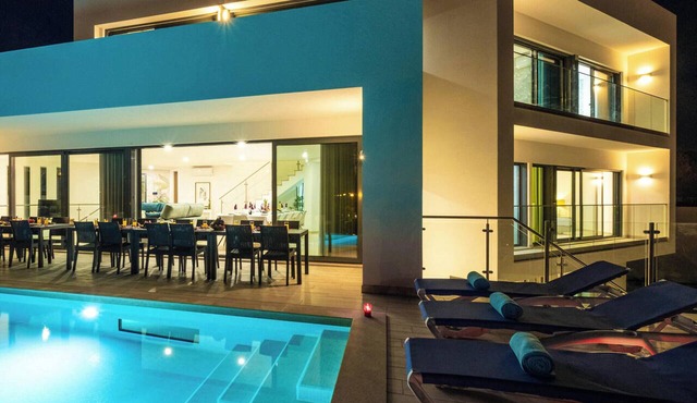 Villa Albert, Pool, Jacuzzi, Games Room