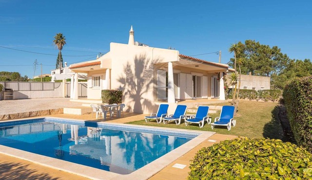 Villa 'Costa' with Private Pool, Wi-Fi and Air Conditioning
