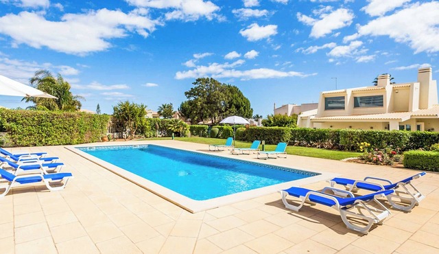 Villa Luz Figueiras - Four Bedroom Villa, Sleeps 8