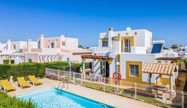 Villa Ninos - Three Bedroom Villa, Sleeps 6