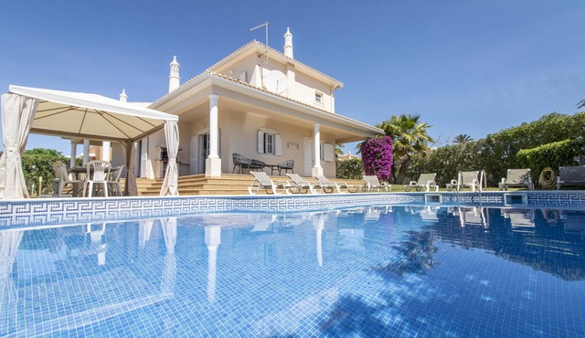 Villa Tulipa | 4 Bedrooms | Private Swimming Pool | Albufeira