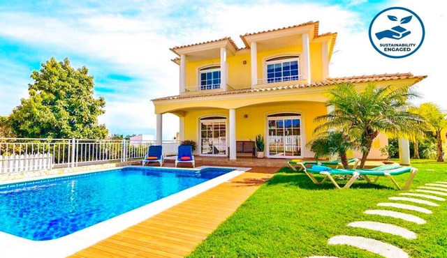Villa with BBQ and heatable pool in Armação de Pêra