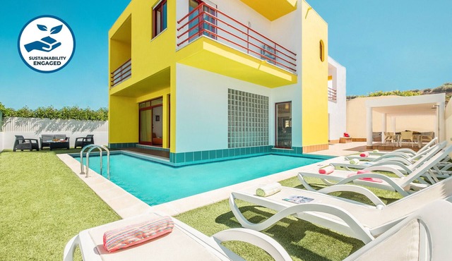 Villa with heatable pool & BBQ in Albufeira Marina