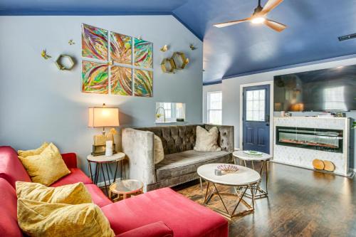 Vintage-Chic Getaway: 6 Mi to Uptown Charlotte in Charlotte
