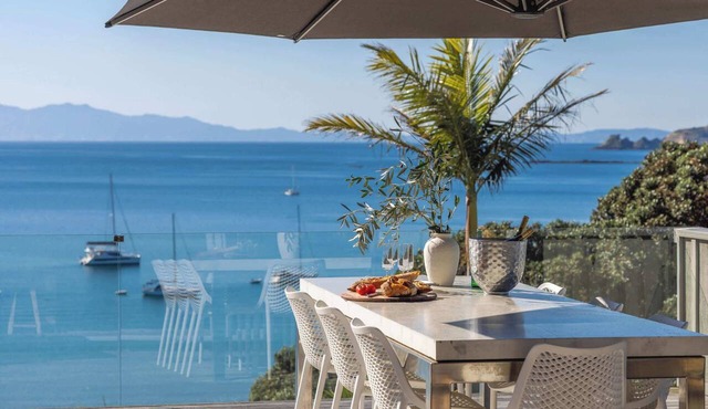 Waikare House – Above Oneroa Bay