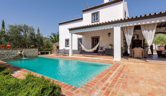Wonderful private villa for 6 people with private pool, WIFI, TV and terrace
