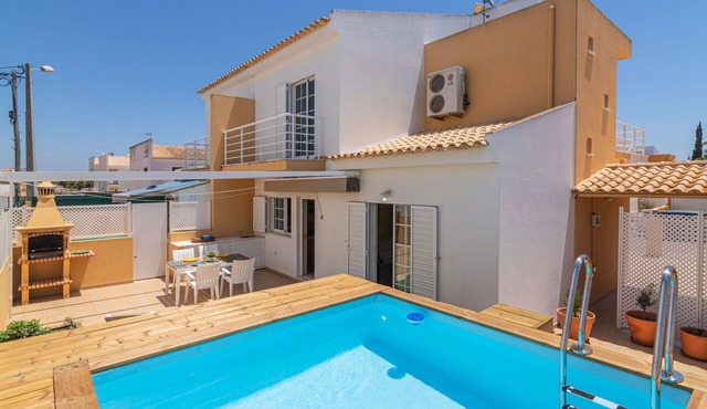 Wonderful villa for 6 people with WIFI, A/C, private pool, TV and balcony
