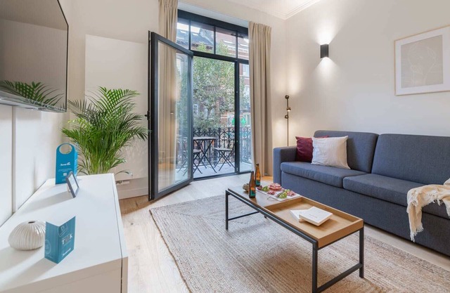 Chatelain V - One Bedroom Apartment, Sleeps 4 in Brussels