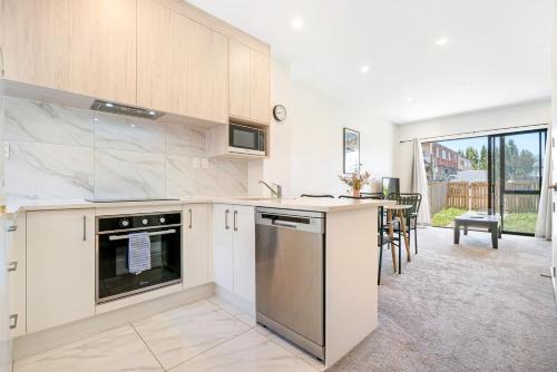 Cozy Brand New Townhouse 8