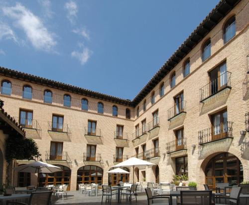 Hotel Cienbalcones 