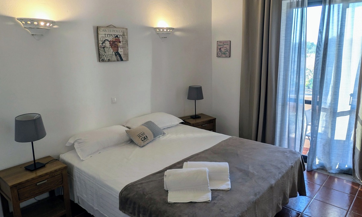 Praia da Luz Bed & Breakfast | Casa Rosa Montes