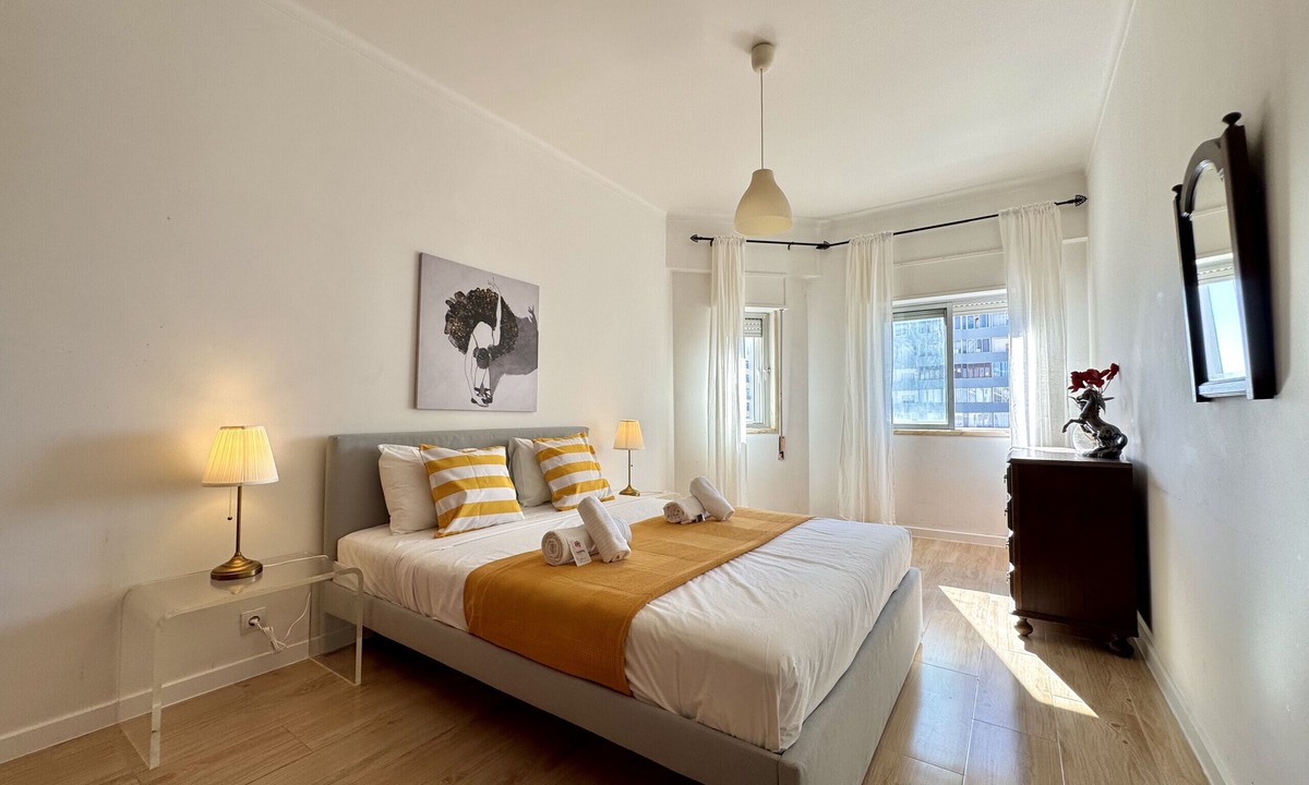 Cavacos Apartment | Quarteira Central 3 by Homing