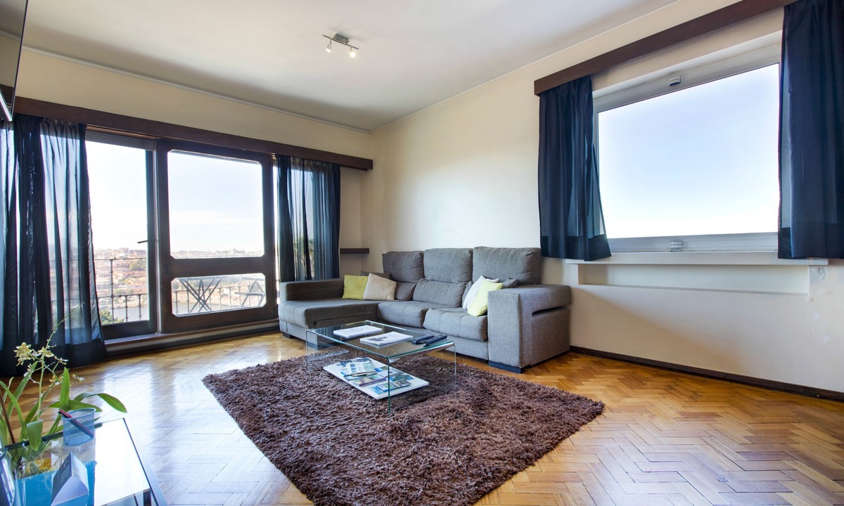 Uniao de Freguesias do Centro Apartment | RE1 in Oporto With 4 Bedrooms and 2 Bathrooms