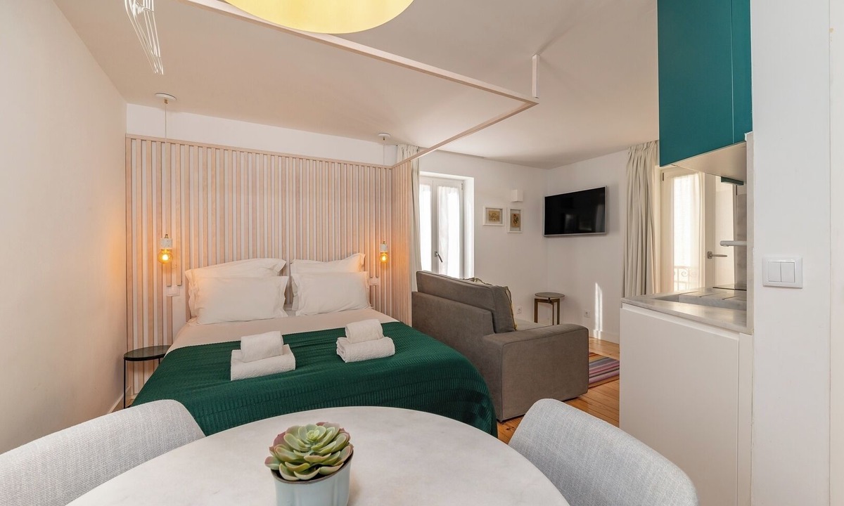 Santo Estevao Apartment | Studio 2 Downtown Lisbon Walkable Balcony