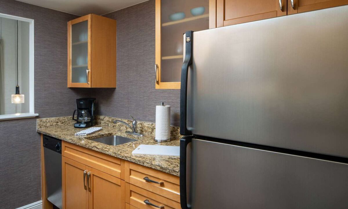 Arts/Warehouse District Hotel | Discover the Heart of New Orleans! Outdoor Pool, Free Breakfast, Pets Allowed!