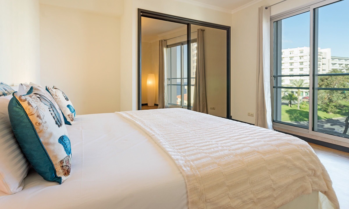 Sao Martinho Apartment | Rodamar I, the promenade, the beach and a sea view