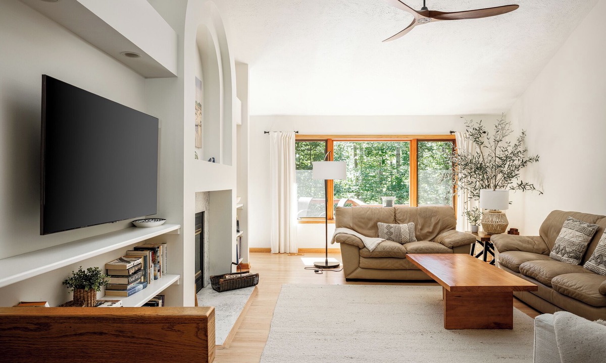 Suttons Bay House | BOOK YOUR SUMMER 2026/2027 UP-NORTH RETREAT NOW