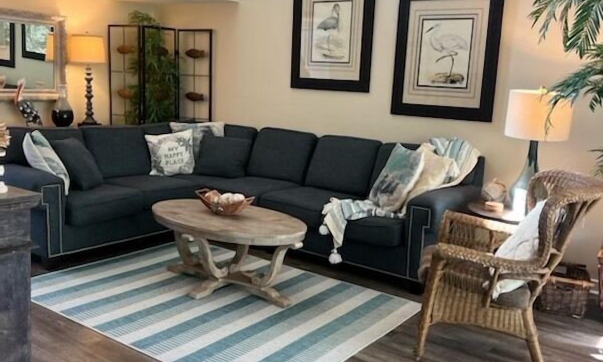 Hilton Head Island Condo | 3BR 2.5 BA, short walk or 5 min bike to beach w/cart, chairs, pools, sm. dog